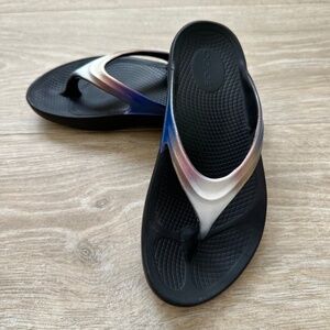 Oofos Oolala Luxe Sandals- Black Calypso, Womens size 7